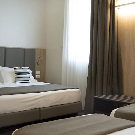 Hotel Alexander Mestre Esterno foto