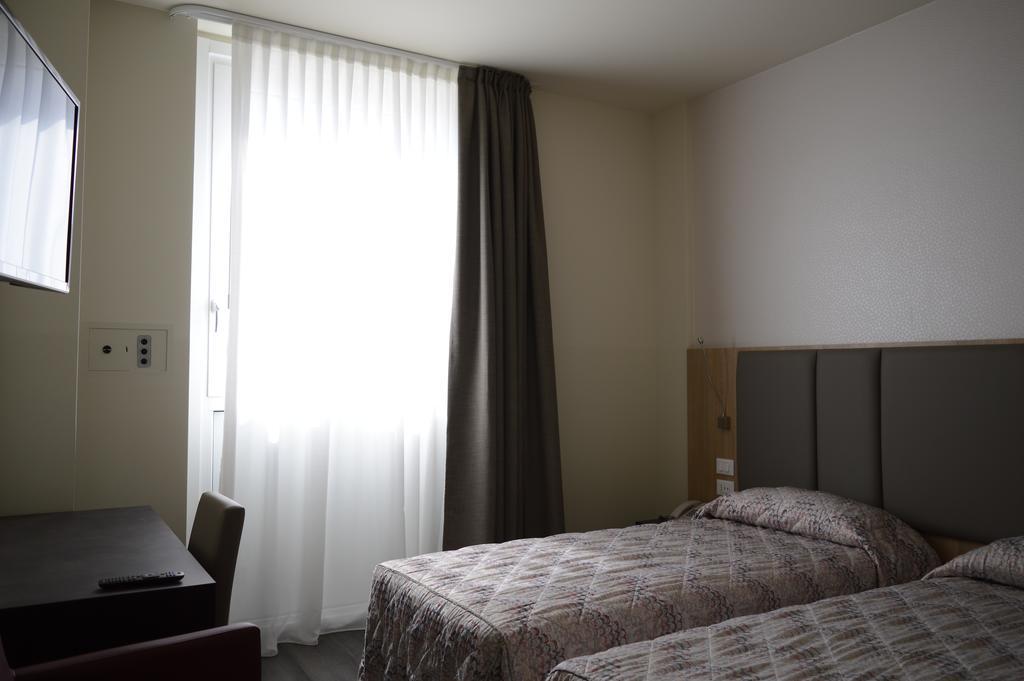 Hotel Alexander Mestre Esterno foto