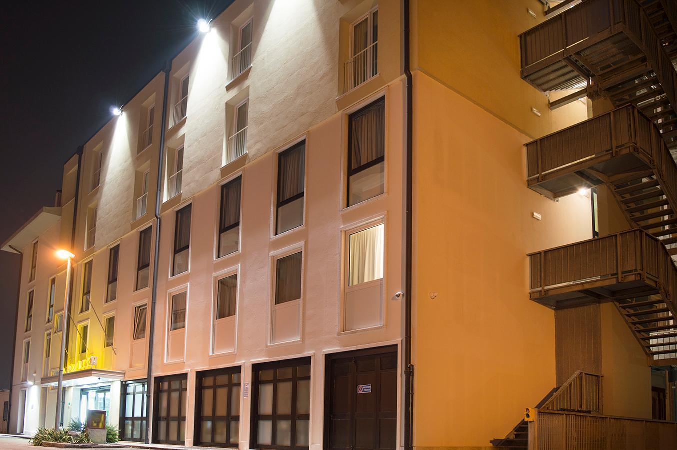 Hotel Alexander Mestre Esterno foto