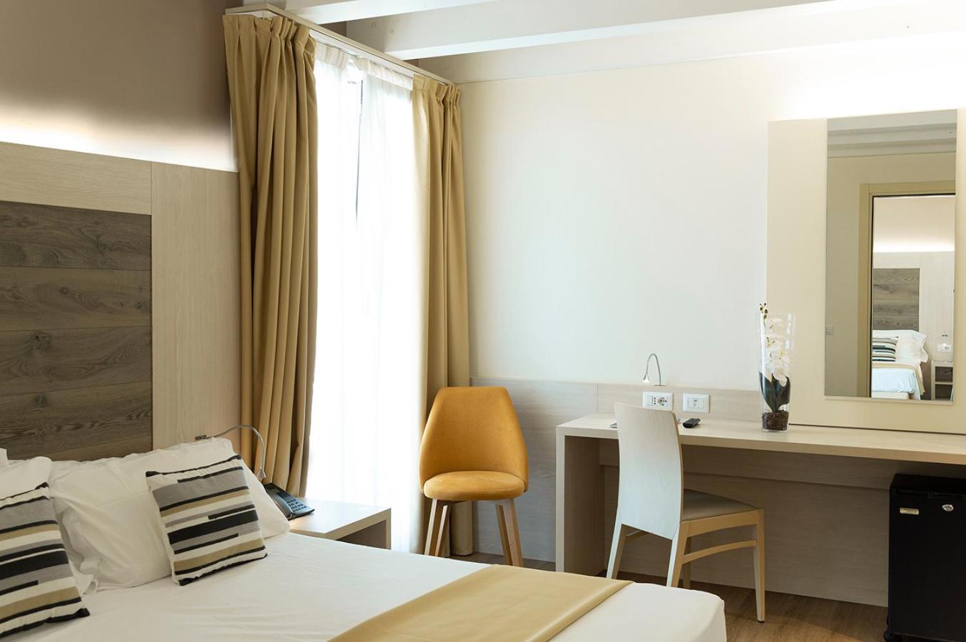 Hotel Alexander Mestre Esterno foto