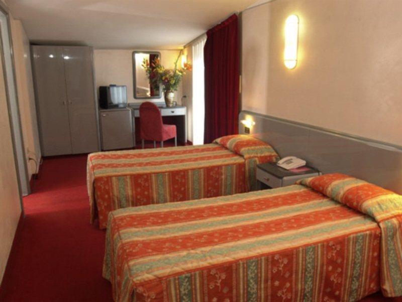 Hotel Alexander Mestre Esterno foto